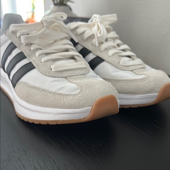 Adidas White and Black Retro Sneakers - Picture 3 of 9